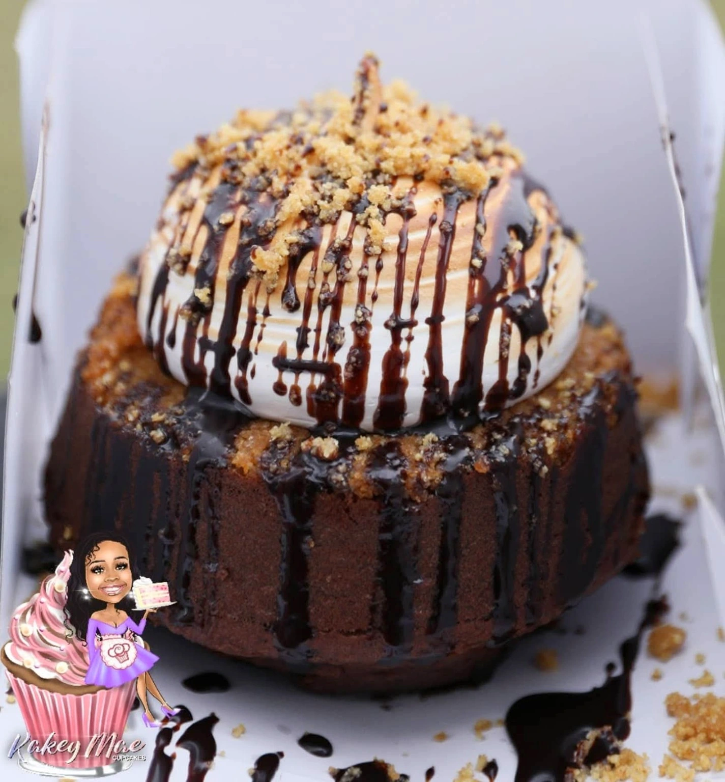 Chocolate drizzle cake by Kakey Mae