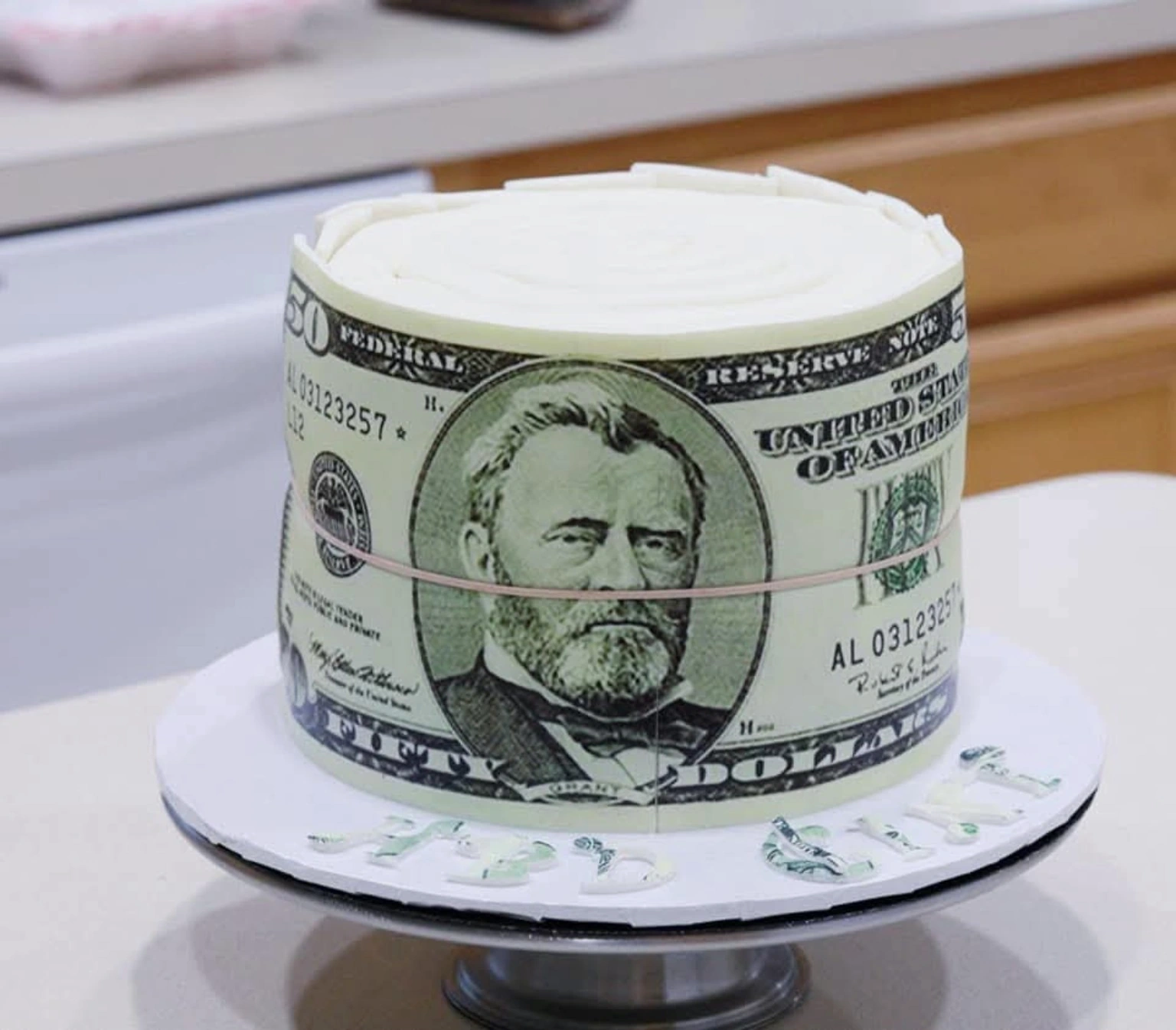 Money-themed birthday cake by Kakey Mae